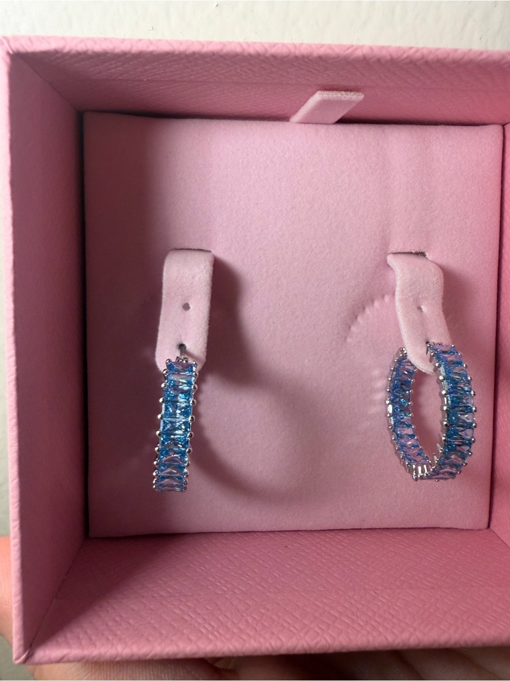 Swarovski Matrix hoop earrings
Baguette cut, Blue, Rhodium plated